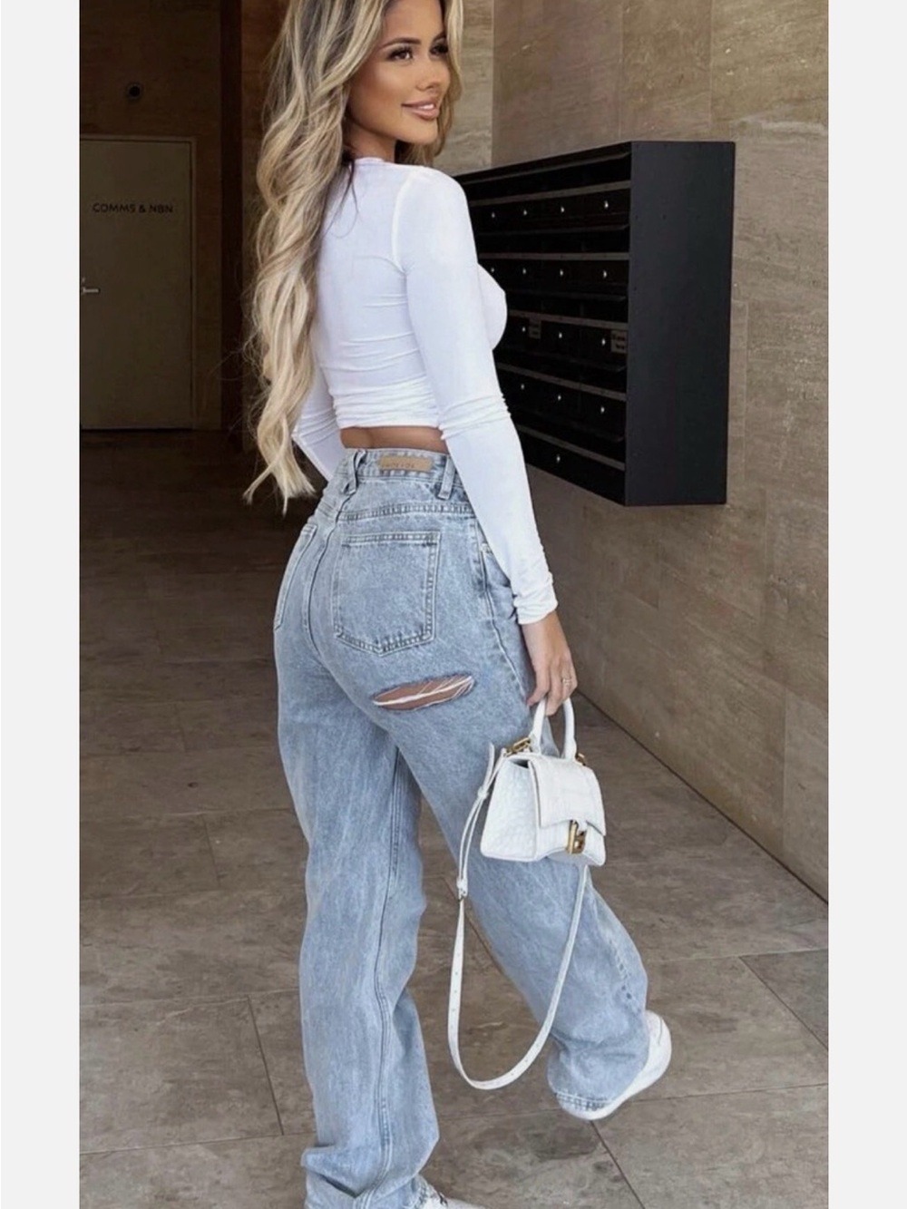 White fox nwt on replay High-Rise Straight leg cut out Jeans small - Picture 3 of 10
